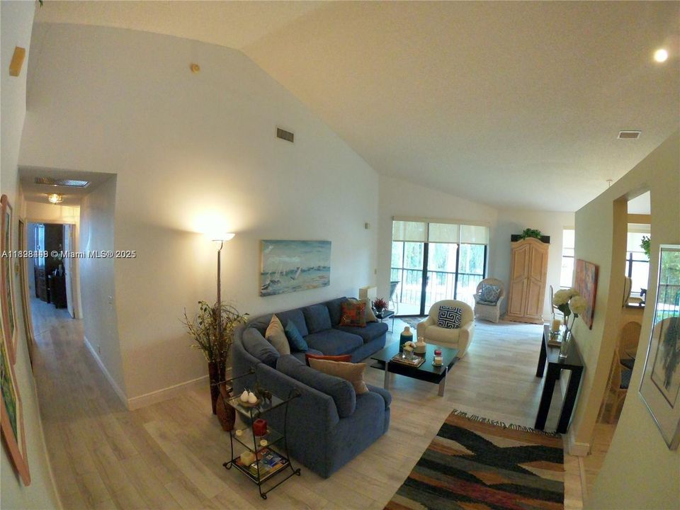 For Rent: $3,500 (3 beds, 2 baths, 1747 Square Feet)