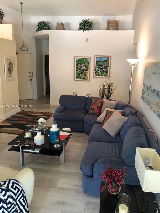 For Rent: $3,500 (3 beds, 2 baths, 1747 Square Feet)