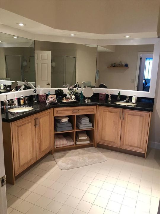 For Rent: $3,500 (3 beds, 2 baths, 1747 Square Feet)