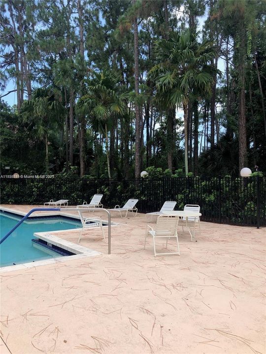 For Rent: $3,500 (3 beds, 2 baths, 1747 Square Feet)