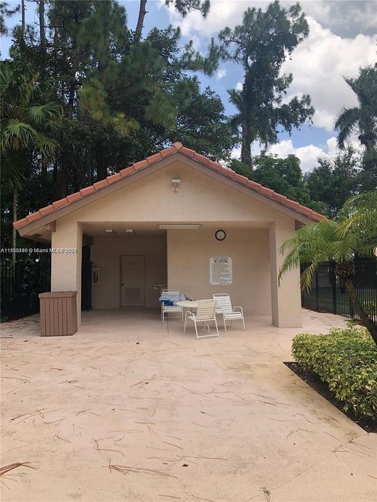 For Rent: $3,500 (3 beds, 2 baths, 1747 Square Feet)