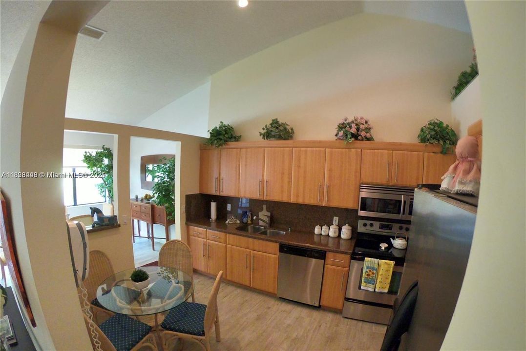 For Rent: $3,500 (3 beds, 2 baths, 1747 Square Feet)