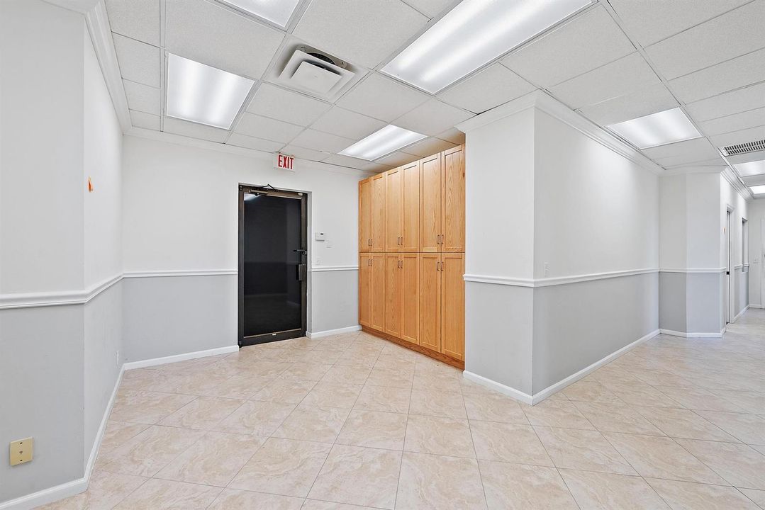 2328 S Congress Ave-17