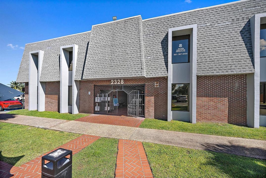 2328 S Congress Ave-24