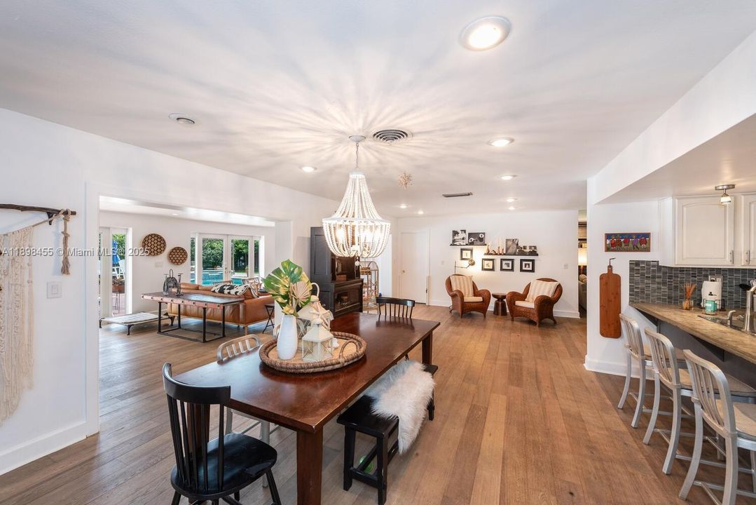 Activo con contrato: $1,599,000 (4 camas, 2 baños, 2394 Pies cuadrados)