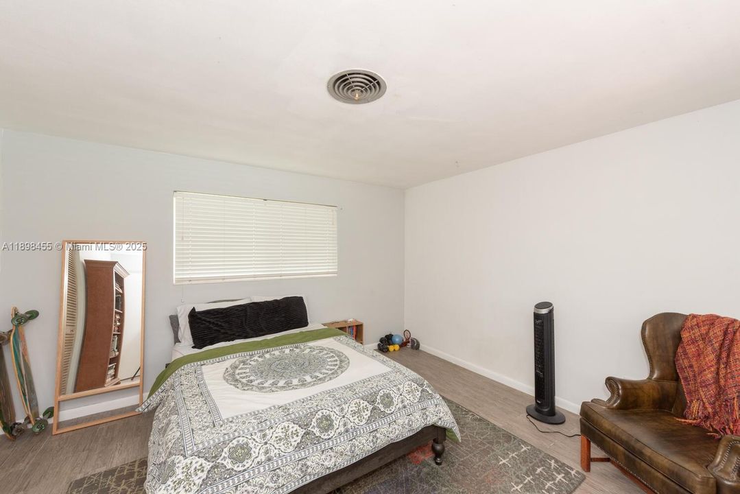 Activo con contrato: $1,599,000 (4 camas, 2 baños, 2394 Pies cuadrados)