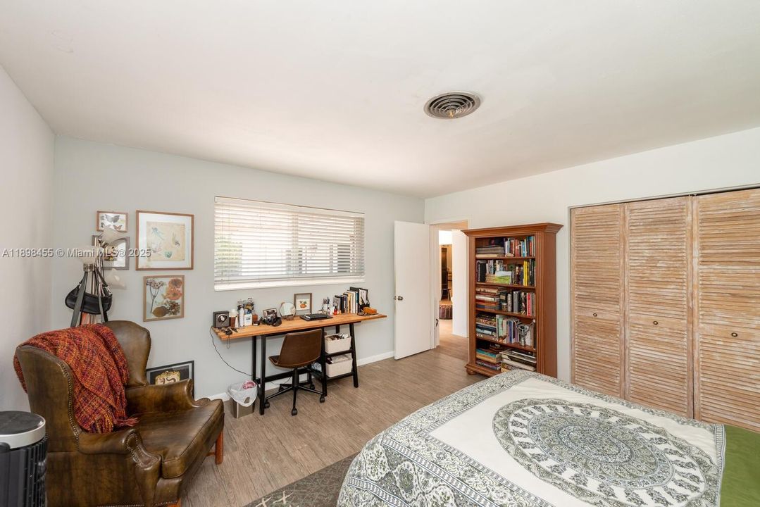 Activo con contrato: $1,599,000 (4 camas, 2 baños, 2394 Pies cuadrados)