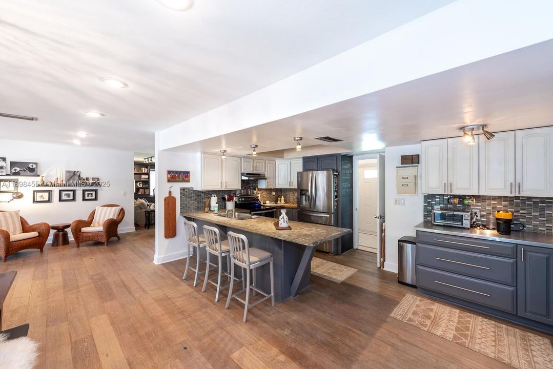 Activo con contrato: $1,599,000 (4 camas, 2 baños, 2394 Pies cuadrados)