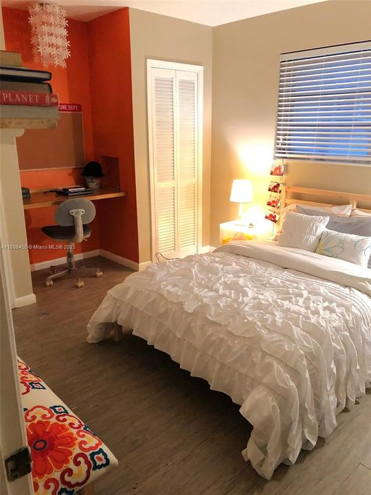 Activo con contrato: $1,599,000 (4 camas, 2 baños, 2394 Pies cuadrados)