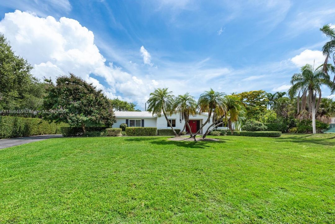 Activo con contrato: $1,599,000 (4 camas, 2 baños, 2394 Pies cuadrados)