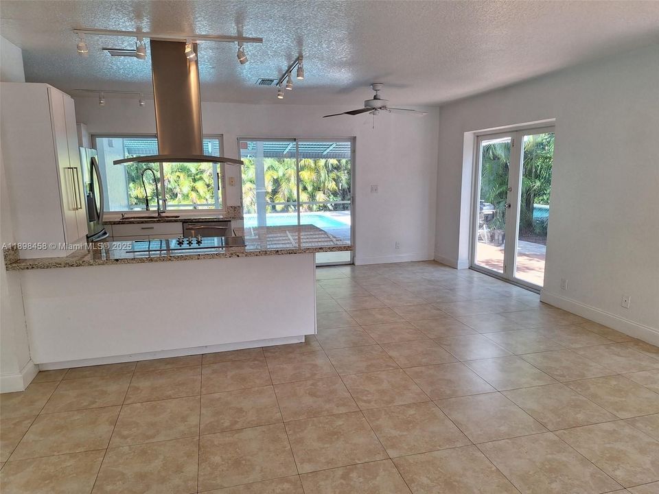 For Rent: $4,500 (4 beds, 3 baths, 1800 Square Feet)