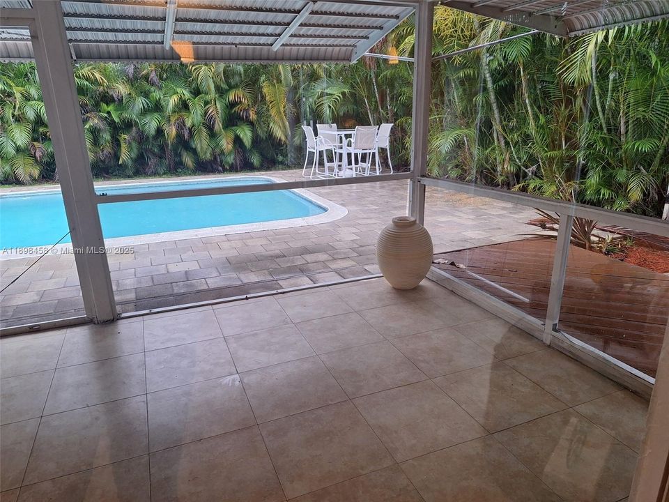 For Rent: $4,500 (4 beds, 3 baths, 1800 Square Feet)