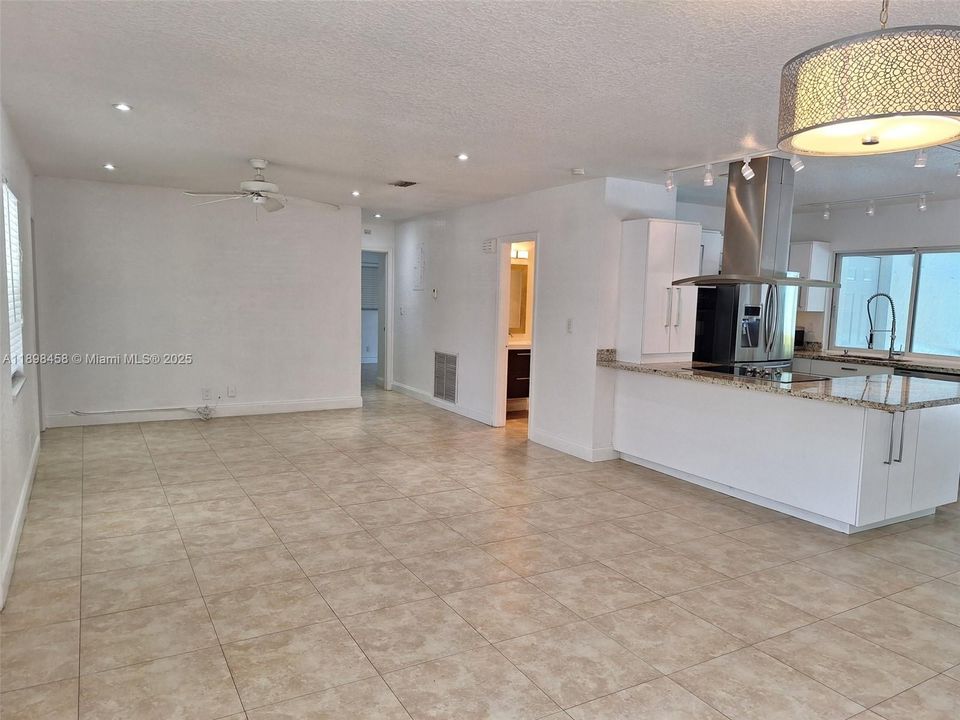 For Rent: $4,500 (4 beds, 3 baths, 1800 Square Feet)