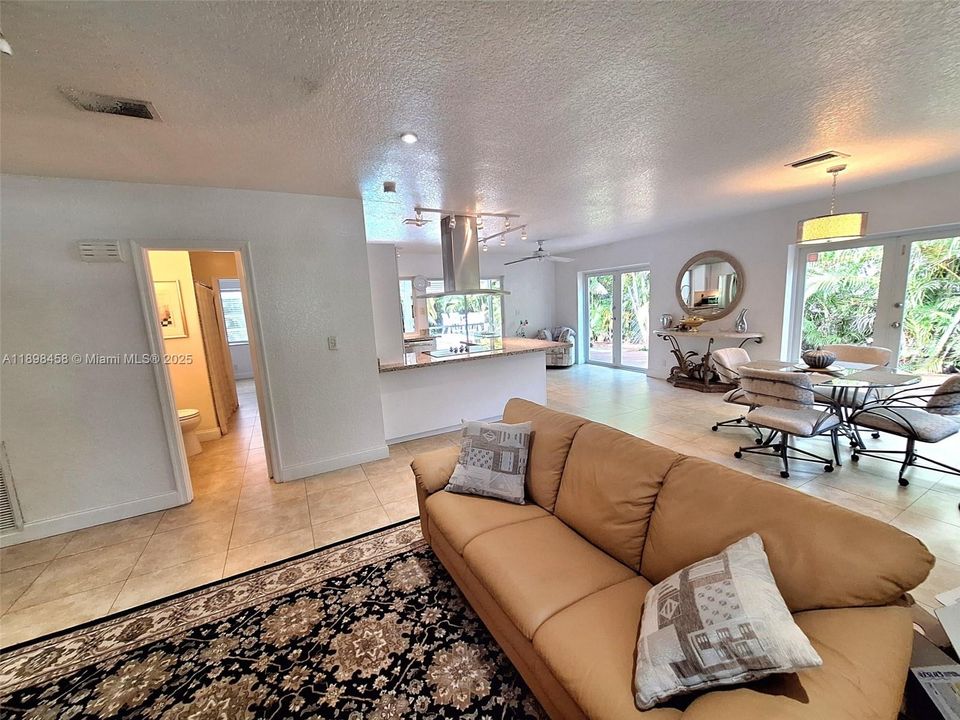 For Rent: $4,500 (4 beds, 3 baths, 1800 Square Feet)