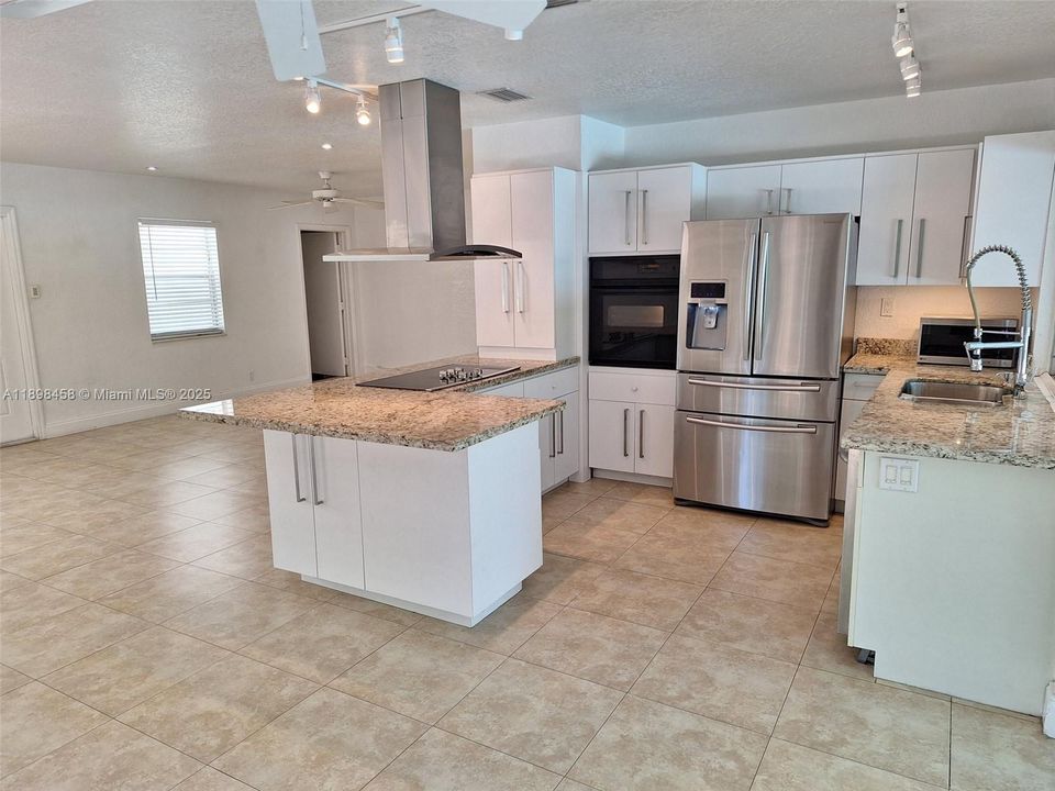 For Rent: $4,500 (4 beds, 3 baths, 1800 Square Feet)