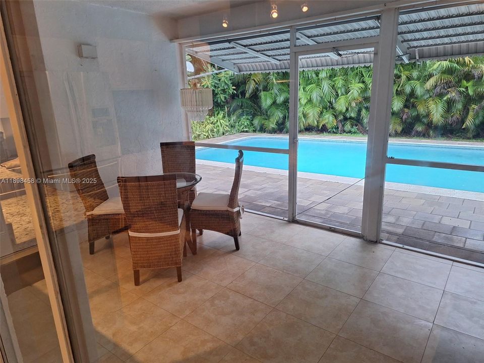 For Rent: $4,500 (4 beds, 3 baths, 1800 Square Feet)