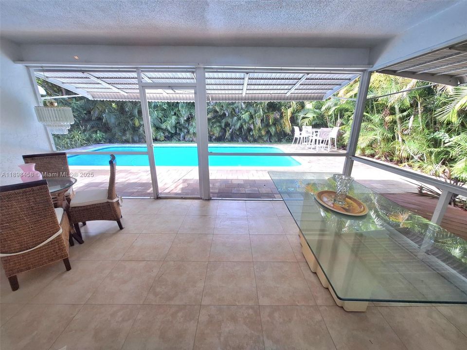 For Rent: $4,500 (4 beds, 3 baths, 1800 Square Feet)