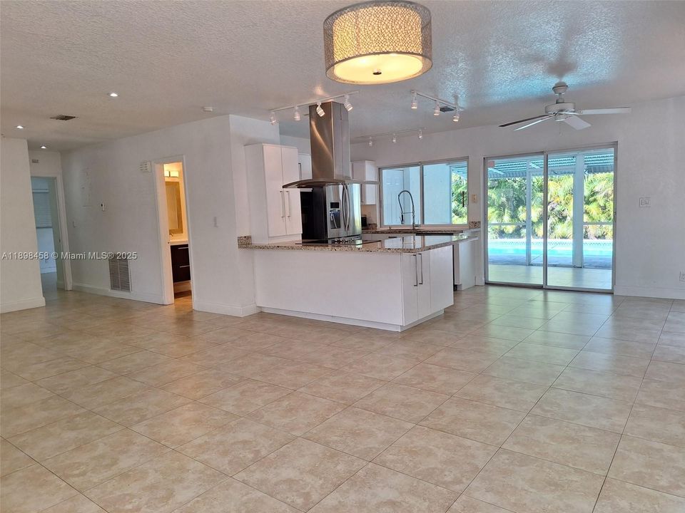 For Rent: $4,500 (4 beds, 3 baths, 1800 Square Feet)