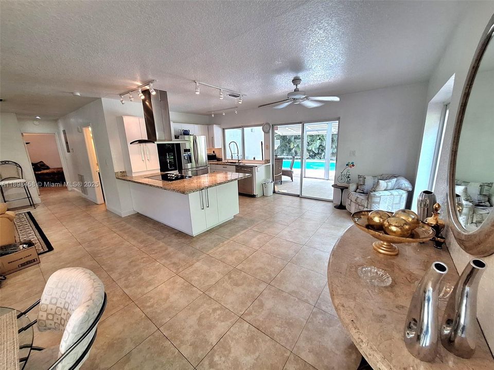 For Rent: $4,500 (4 beds, 3 baths, 1800 Square Feet)