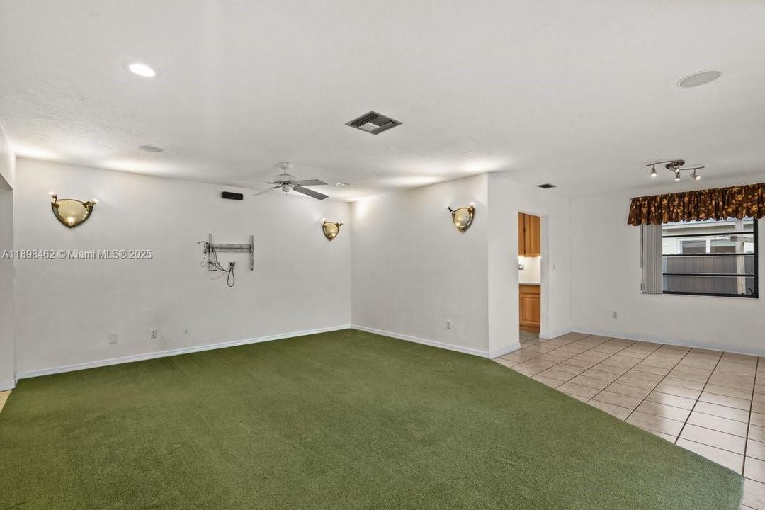 Active With Contract: $699,876 (3 beds, 2 baths, 2034 Square Feet)