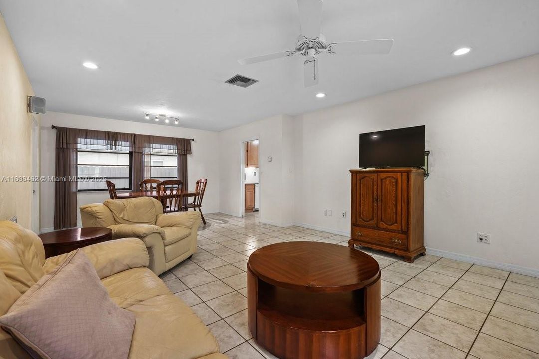 Active With Contract: $699,876 (3 beds, 2 baths, 2034 Square Feet)