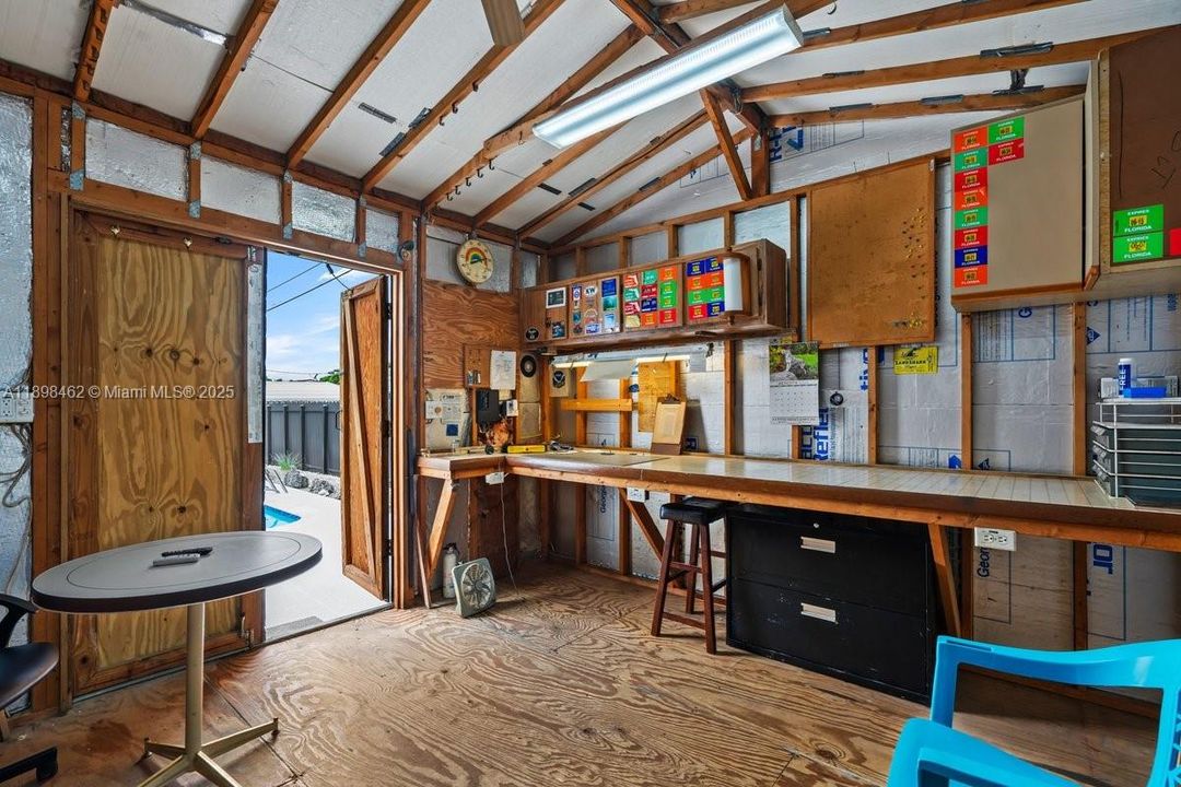 Active With Contract: $699,876 (3 beds, 2 baths, 2034 Square Feet)