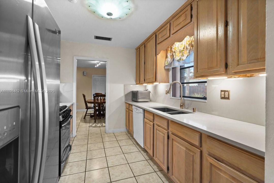 Active With Contract: $699,876 (3 beds, 2 baths, 2034 Square Feet)