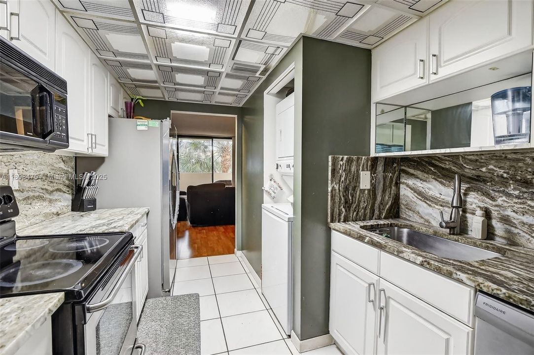 Recently Rented: $1,800 (2 beds, 2 baths, 970 Square Feet)