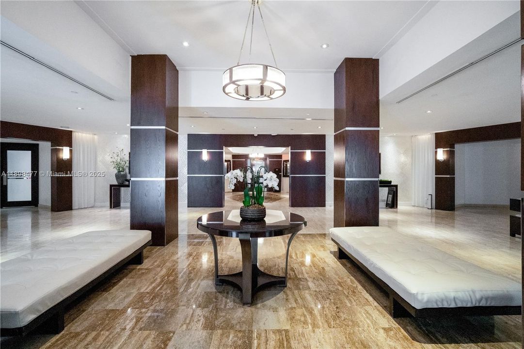 For Sale: $465,000 (1 beds, 1 baths, 1012 Square Feet)