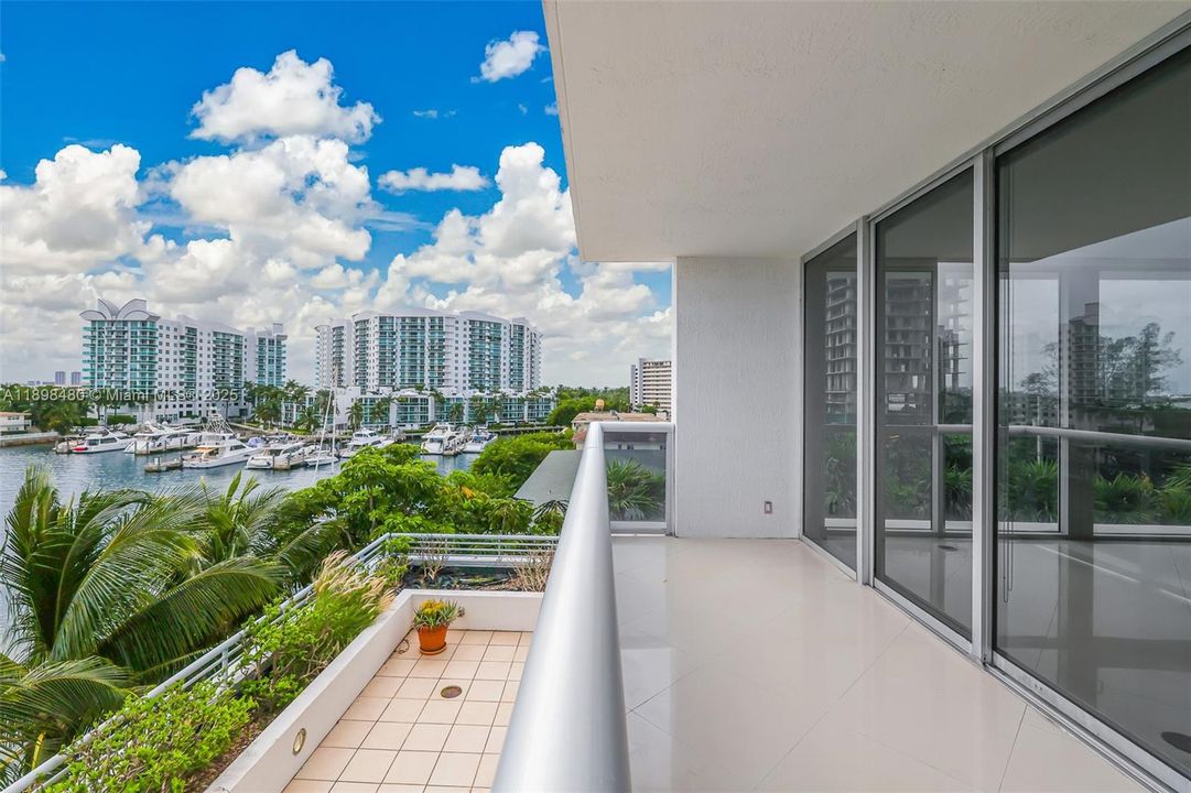 最近租的: $5,000 (3 贝兹, 2 浴室, 1712 平方英尺)