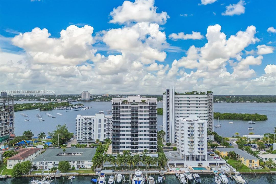 最近租的: $5,000 (3 贝兹, 2 浴室, 1712 平方英尺)