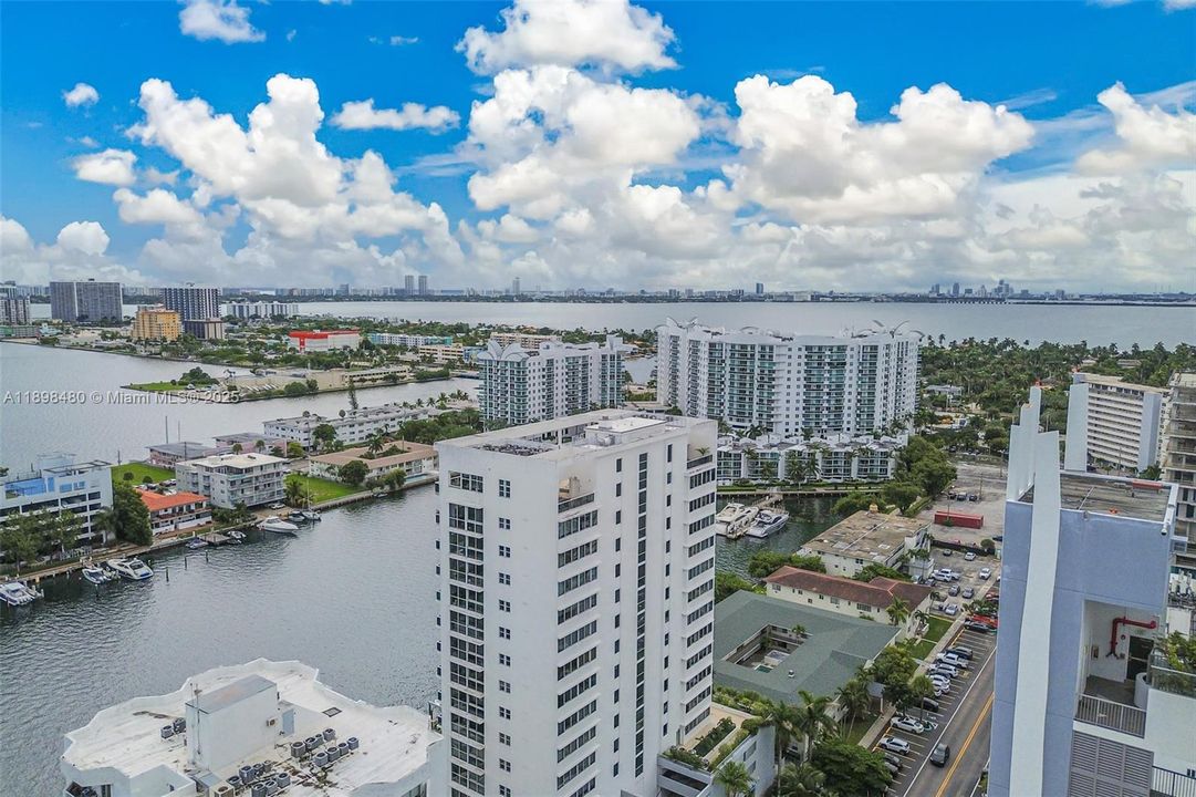 最近租的: $5,000 (3 贝兹, 2 浴室, 1712 平方英尺)