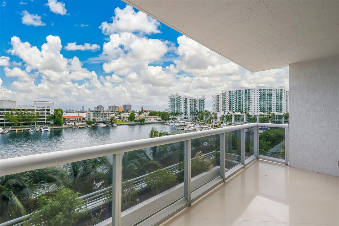 最近租的: $5,000 (3 贝兹, 2 浴室, 1712 平方英尺)