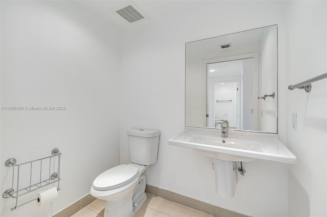 最近租的: $5,000 (3 贝兹, 2 浴室, 1712 平方英尺)