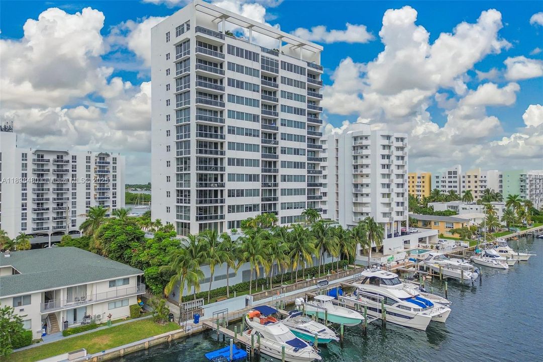 最近租的: $5,000 (3 贝兹, 2 浴室, 1712 平方英尺)