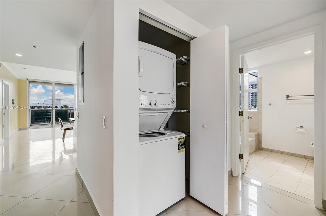 最近租的: $5,000 (3 贝兹, 2 浴室, 1712 平方英尺)