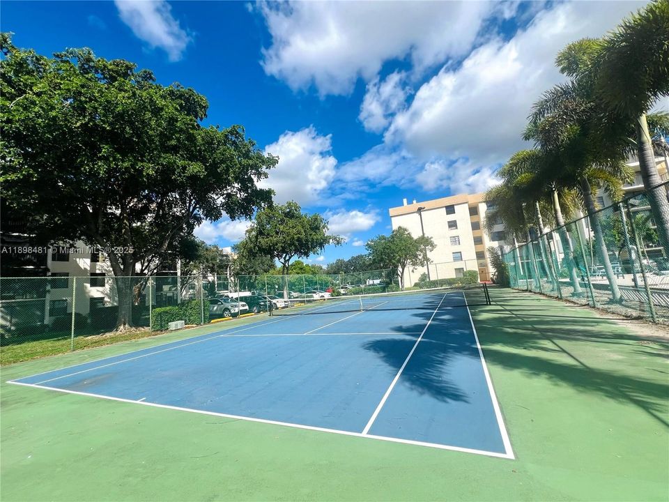 En Venta: $215,000 (2 camas, 2 baños, 1030 Pies cuadrados)