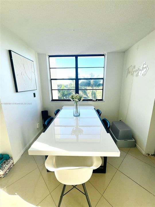 En Venta: $215,000 (2 camas, 2 baños, 1030 Pies cuadrados)