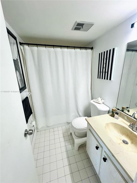 En Venta: $215,000 (2 camas, 2 baños, 1030 Pies cuadrados)