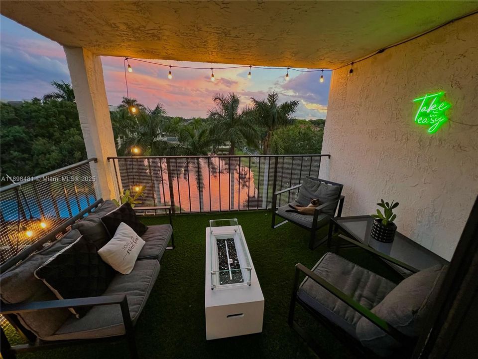 En Venta: $215,000 (2 camas, 2 baños, 1030 Pies cuadrados)