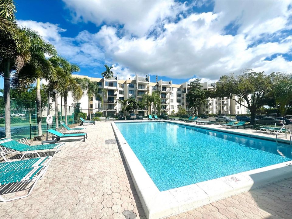 En Venta: $215,000 (2 camas, 2 baños, 1030 Pies cuadrados)