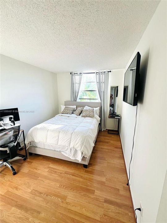 En Venta: $215,000 (2 camas, 2 baños, 1030 Pies cuadrados)