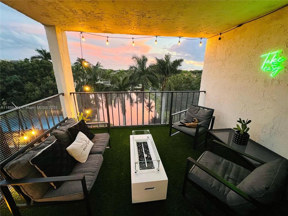 En Venta: $215,000 (2 camas, 2 baños, 1030 Pies cuadrados)