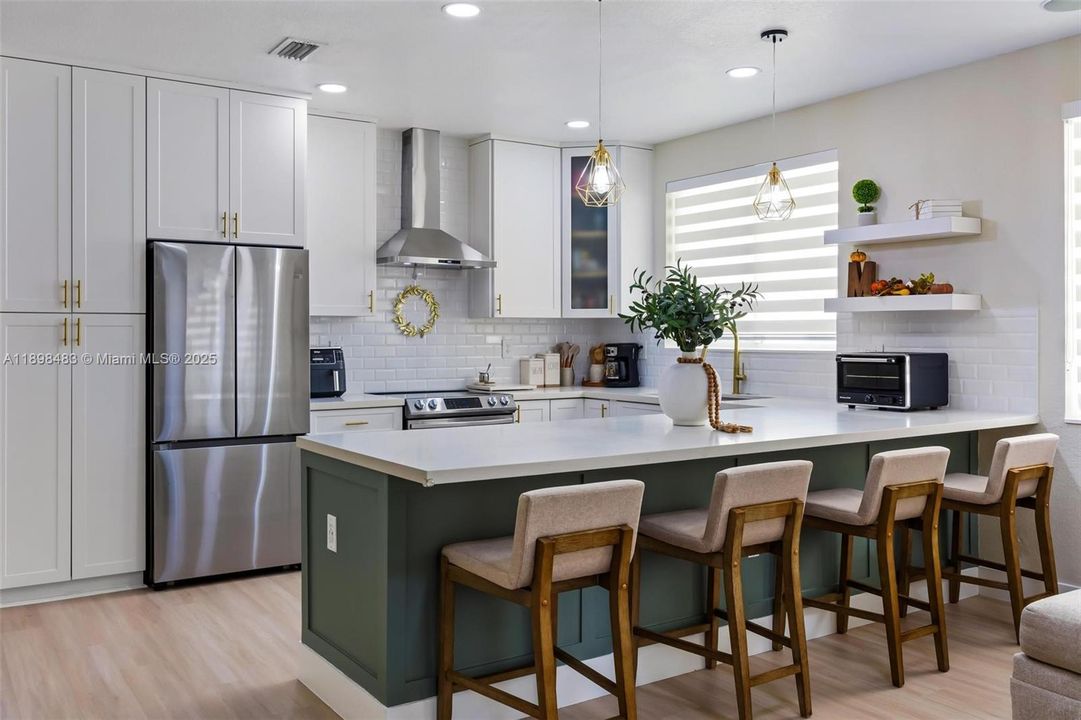 For Sale: $625,000 (3 beds, 2 baths, 1829 Square Feet)