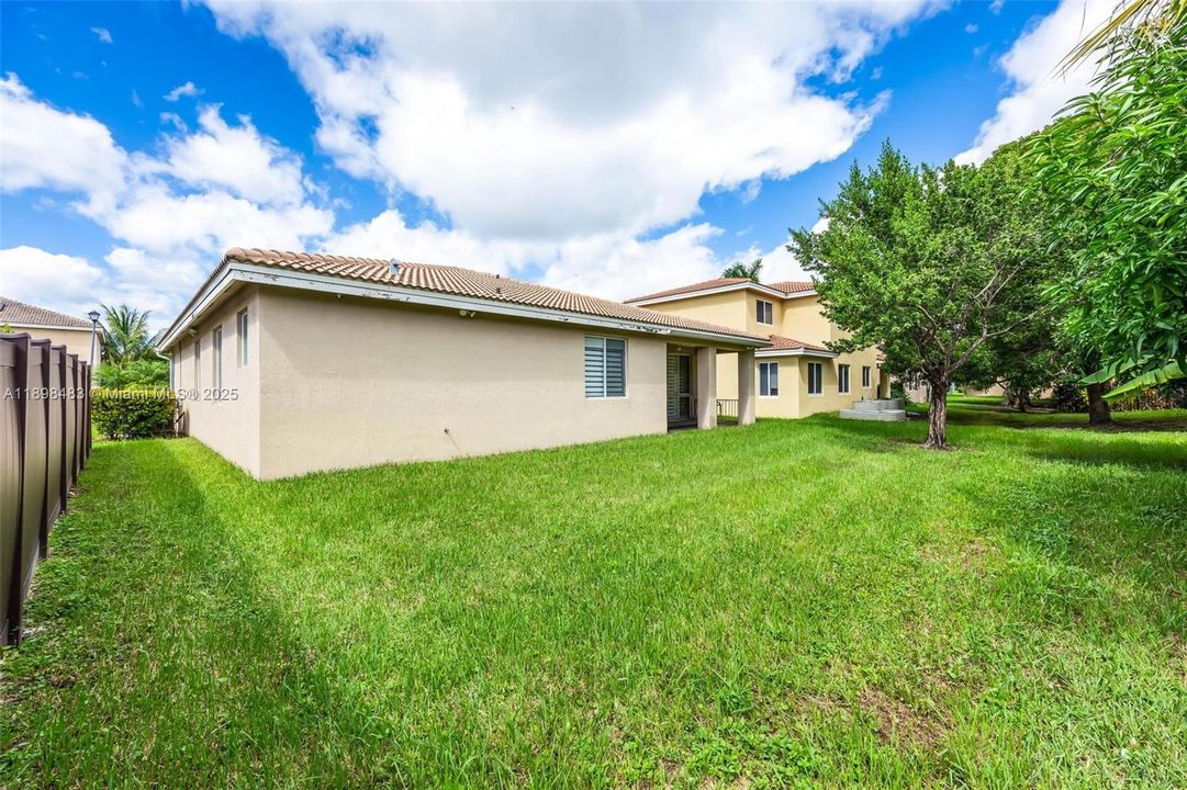 For Sale: $625,000 (3 beds, 2 baths, 1829 Square Feet)