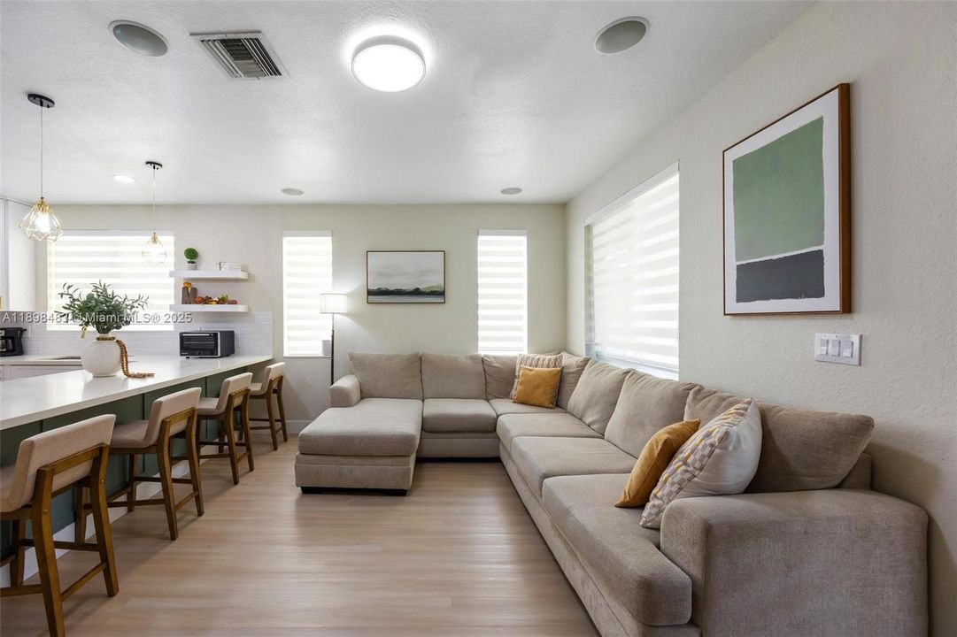 For Sale: $625,000 (3 beds, 2 baths, 1829 Square Feet)