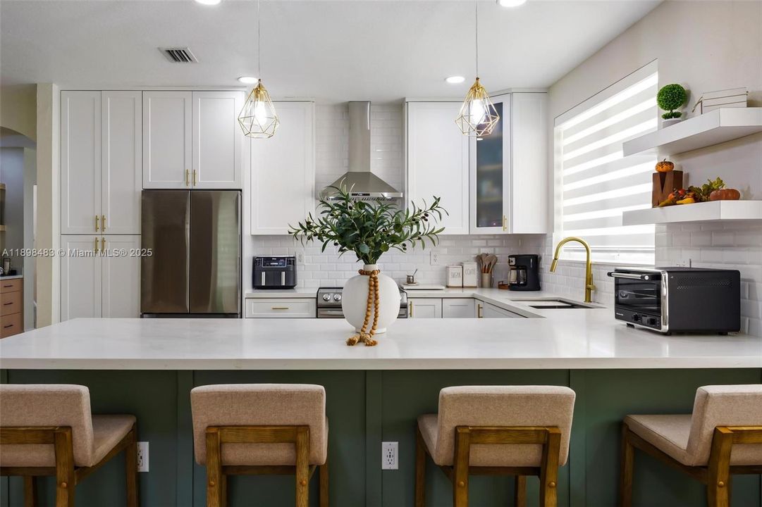 For Sale: $625,000 (3 beds, 2 baths, 1829 Square Feet)