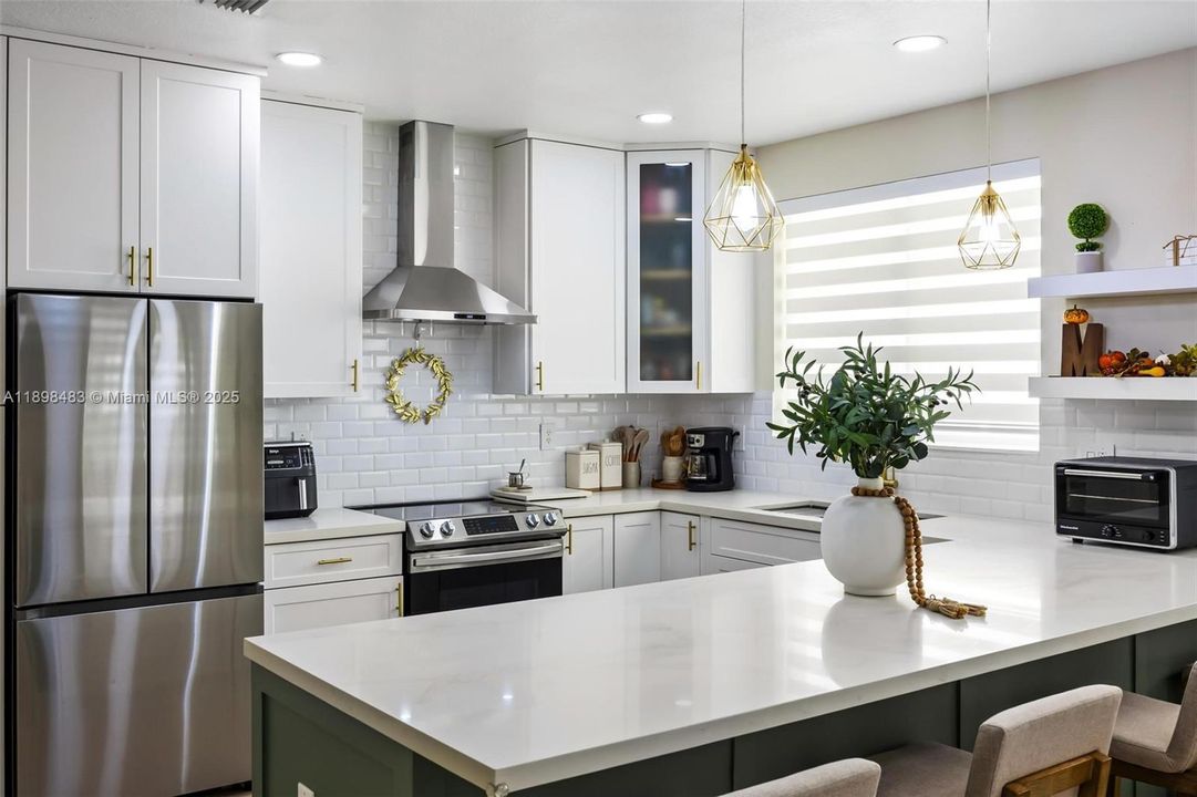 For Sale: $625,000 (3 beds, 2 baths, 1829 Square Feet)