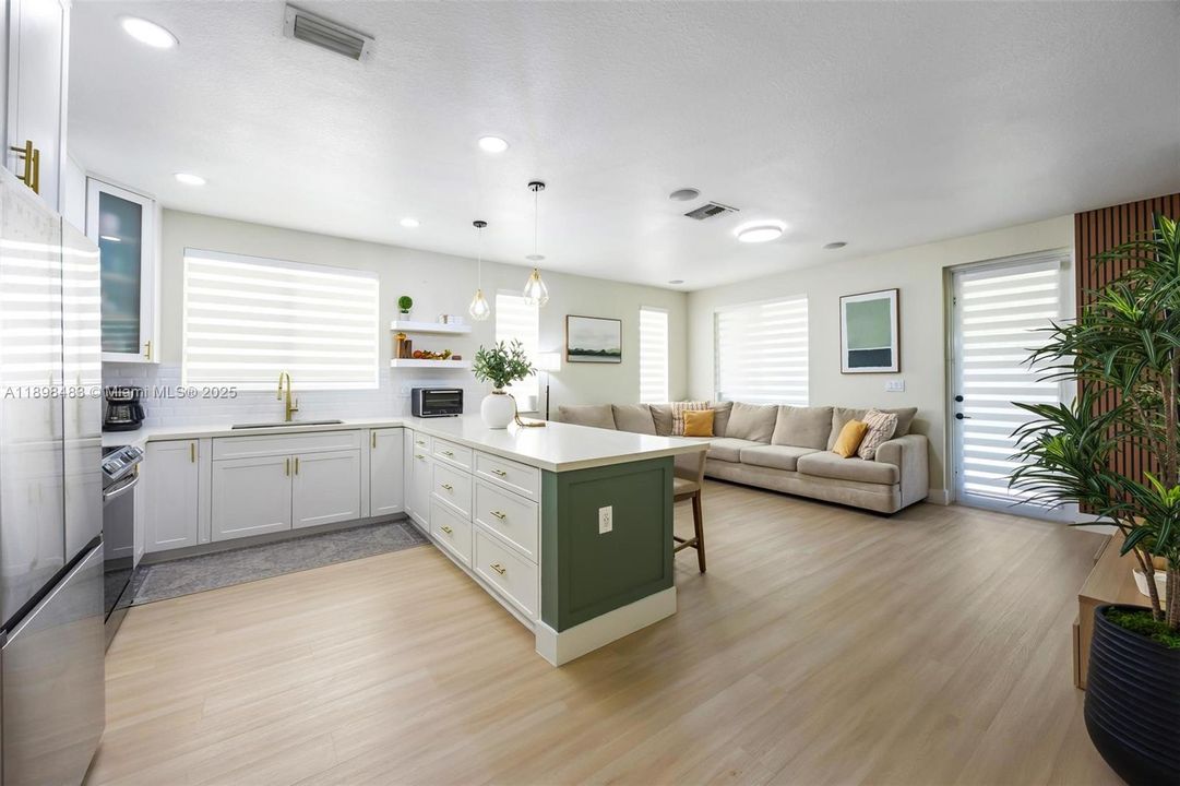 For Sale: $625,000 (3 beds, 2 baths, 1829 Square Feet)