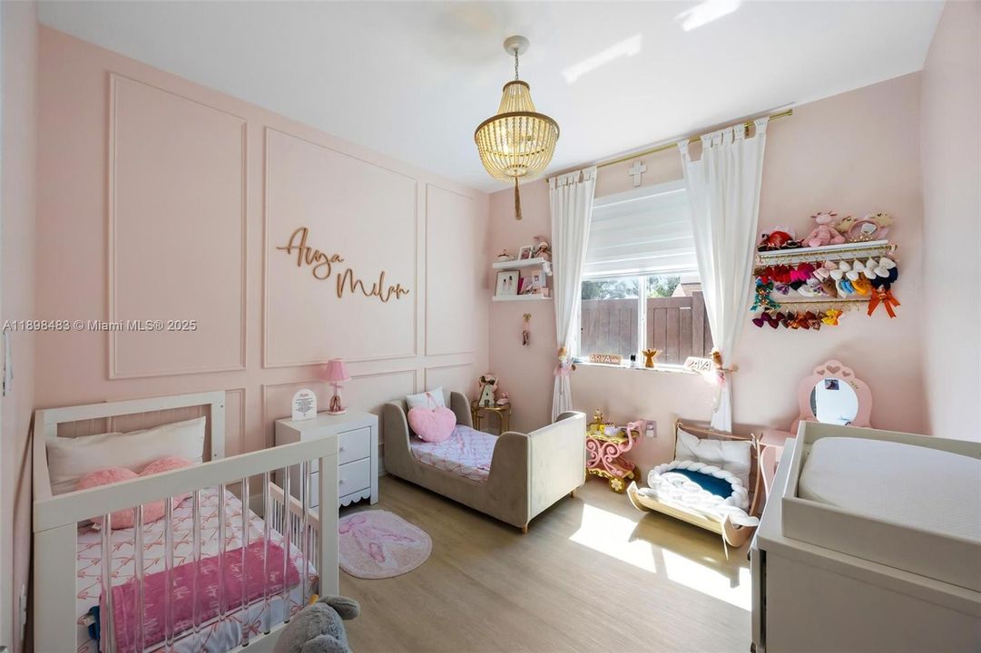 For Sale: $625,000 (3 beds, 2 baths, 1829 Square Feet)